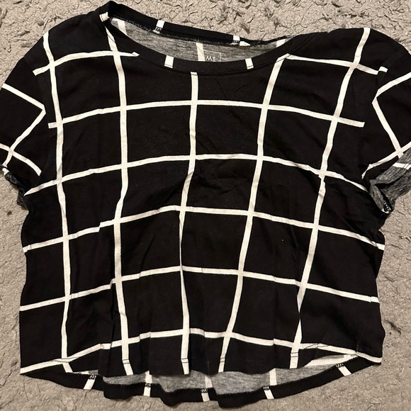 Many crop tshirts - Picture 2 of 10